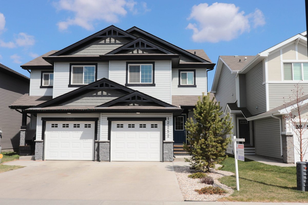 Estephan_Group's tweet photo. Check out my new listing in Rapperswill! MLS E4156914 $348,800. 3bdrms, 2-4pc bath, 2-2pc bath, PROFESSIONALLY F/FIN bsmt, backs onto treed greenspace &amp; walkway! Modern décor. Open concept. Great home! https://t.co/D5z3goDDyz
