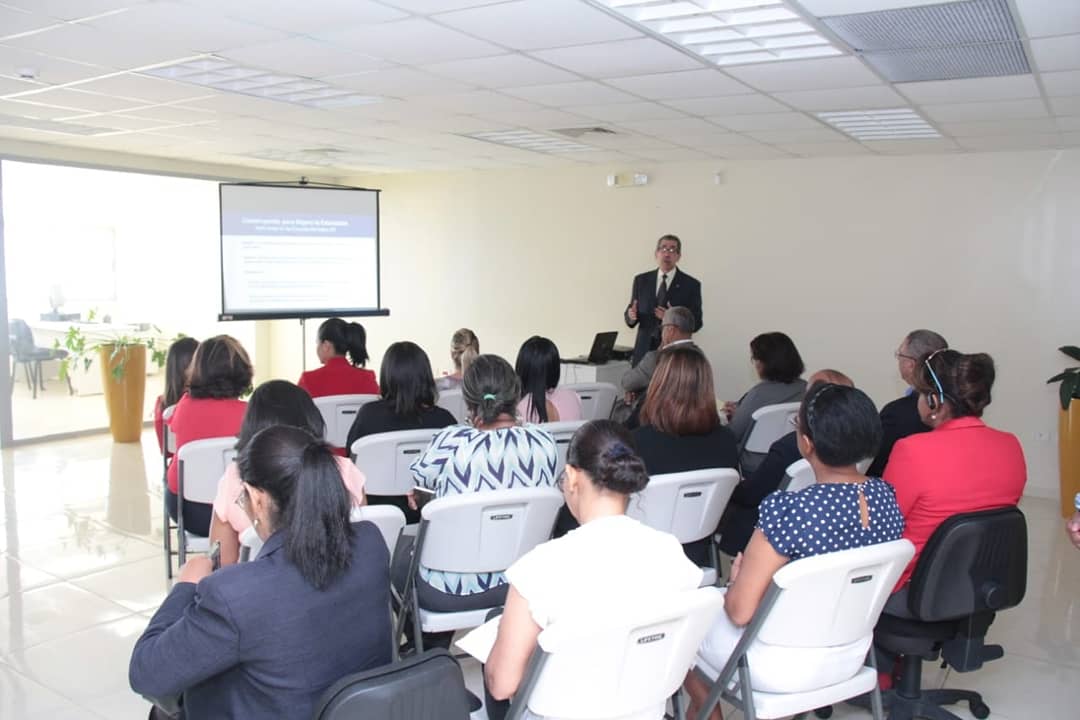 UniversidadUASD's tweet photo. El Dr. Jorge Asjana, Dir. Gral. de Cooperación y Relaciones Nacionales e Internacionales, presenta informe sobre su participación en la XIII Reunión del Sistema de Internacionalización de la Educación Superior de Centroamérica y República Dominicana (#SIESCA-#CSUCA). https://t.co/5tO4OE4tUC