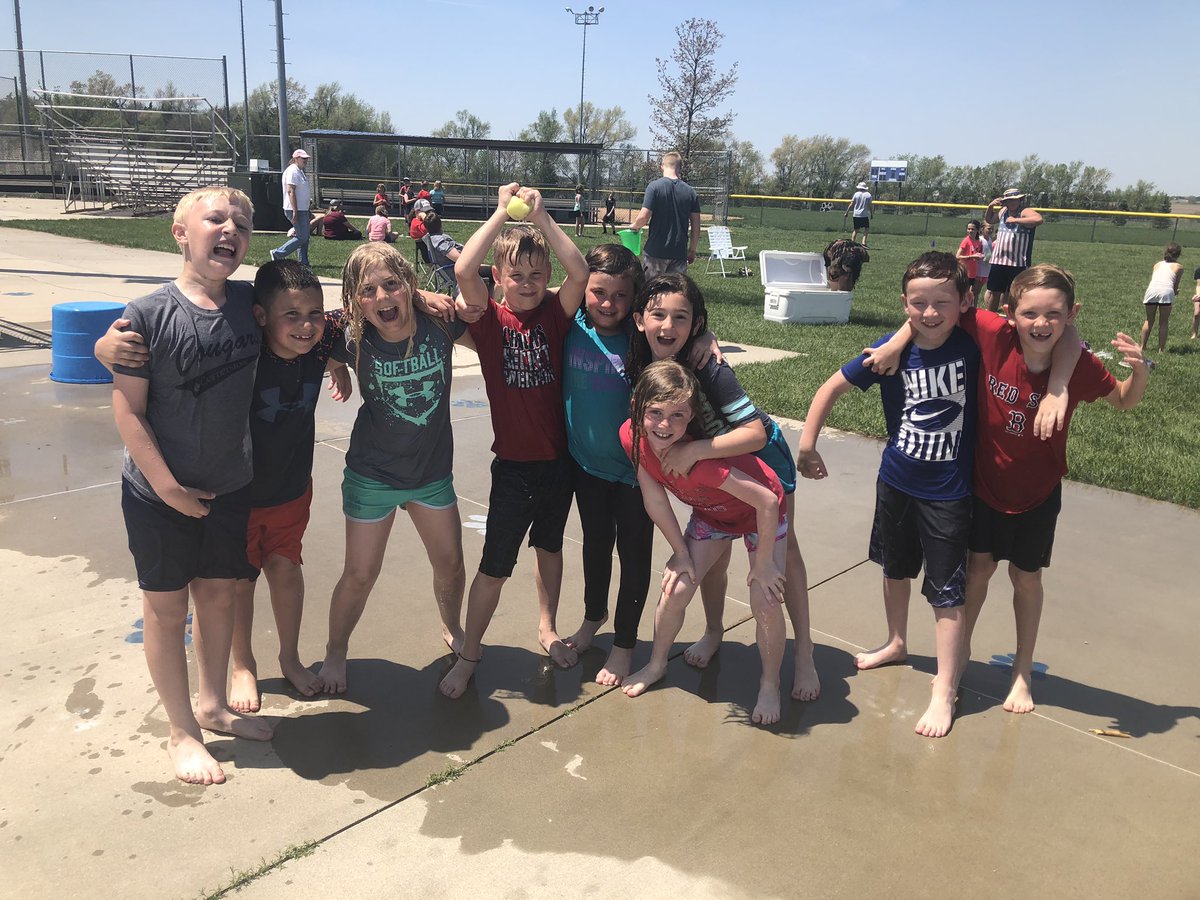 MckenzieGoplin's tweet photo. The look on these wet faces says it all! These 2nd graders had a blast at field day today! @CrossCounty1 https://t.co/CpOrI4k8oW