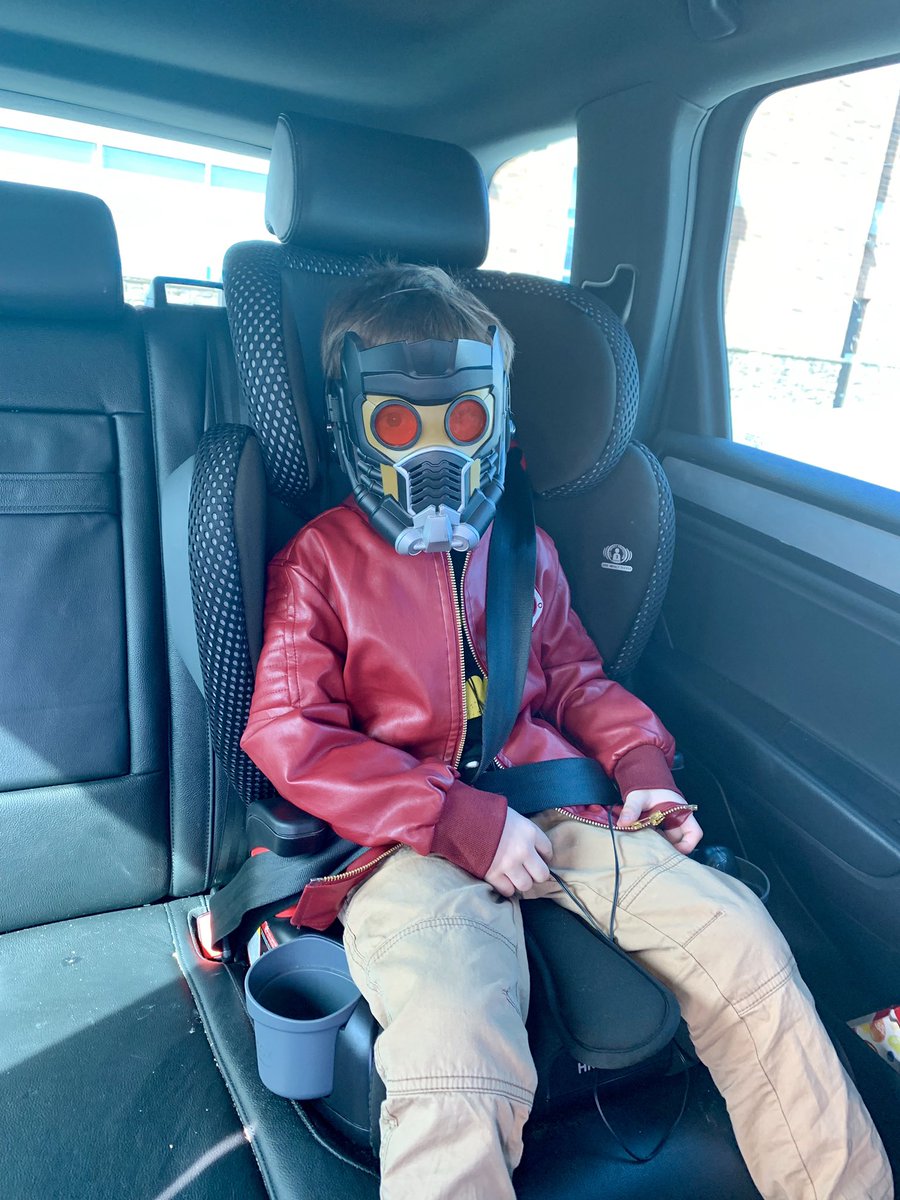 NBD but #currently Starlord just charmed half the ladies in Walgreens- now off to a pad Thai dinner. <a href="/prattprattpratt/">Chris Pratt</a>