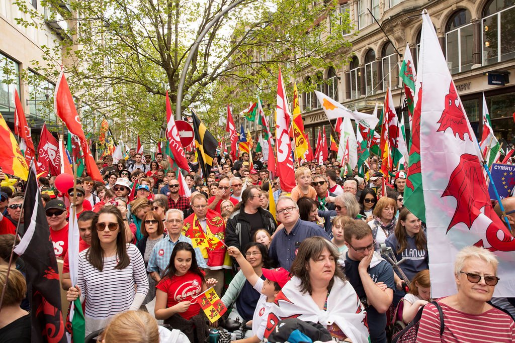 YesCymru's tweet photo. Huge thanks to @AUOBCymru for organising the March for Independence. We have heard that more marches will follow! 😎🏴󠁧󠁢󠁷󠁬󠁳󠁿

It was wonderful to support a positive, happy and fun day.

If you are not a #YesCymru member, join us. All for #indyWales > https://t.co/1BOjMHsXbm https://t.co/TXHkGlA6uU