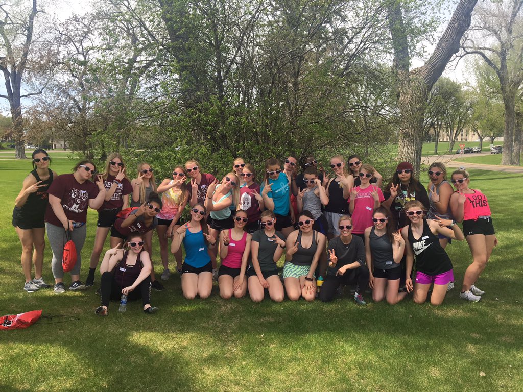 MrsSpah's tweet photo. Bismarck High school Fit female 5k a success!!! So proud of these young ladies! @BismarckSchools #demonpride #Learnbps #ndshape https://t.co/K1U7Dgwxih