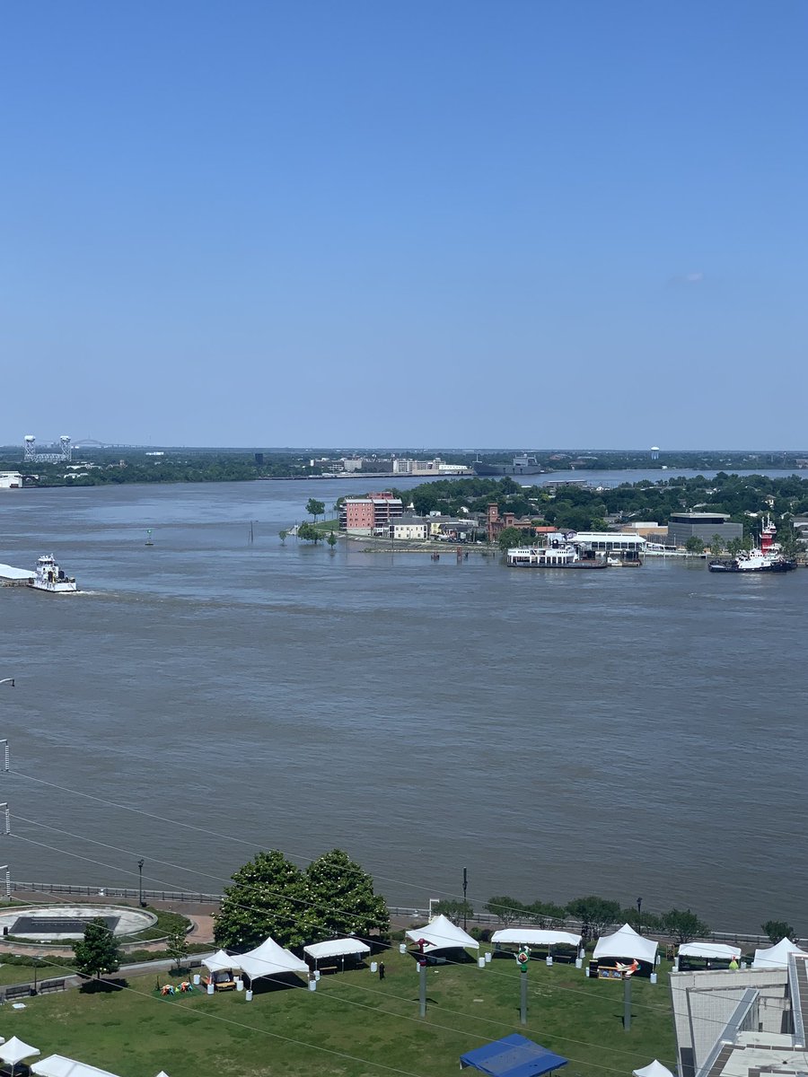 Charles_Hecker's tweet photo. The mighty Mississippi River powering through New Orleans. Beautiful day in a gracious city. Privileged to be speaking at a client event here. #RiskMap2019 lives on. https://t.co/70ODoqgIYM