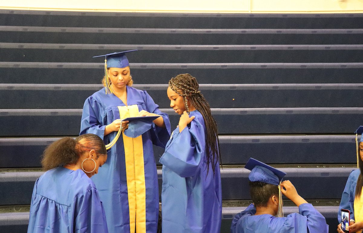 wcboe's tweet photo. Here are scenes from the Wicomico High School Class of 2019 who donned their cap & gowns Wednesday morning as they prepared to take their Senior group picture.
#onetribe
#graduationisalmosthere
@wcboewihi https://t.co/MFC6ZIVfqb