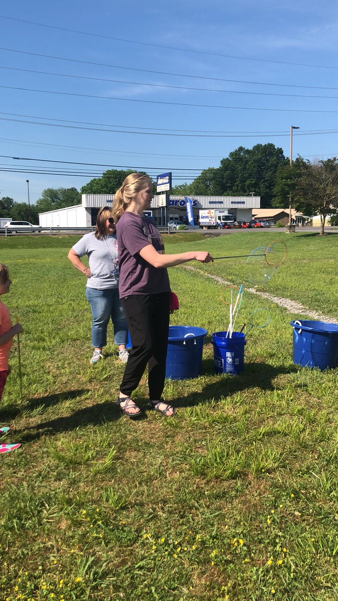 Stuartbulldogs's tweet photo. The teachers had too much fun, but I think the kids enjoyed it too! #StuartWaterDay @BulldogsPE @CMeltonTN https://t.co/OOnhqu1P0P