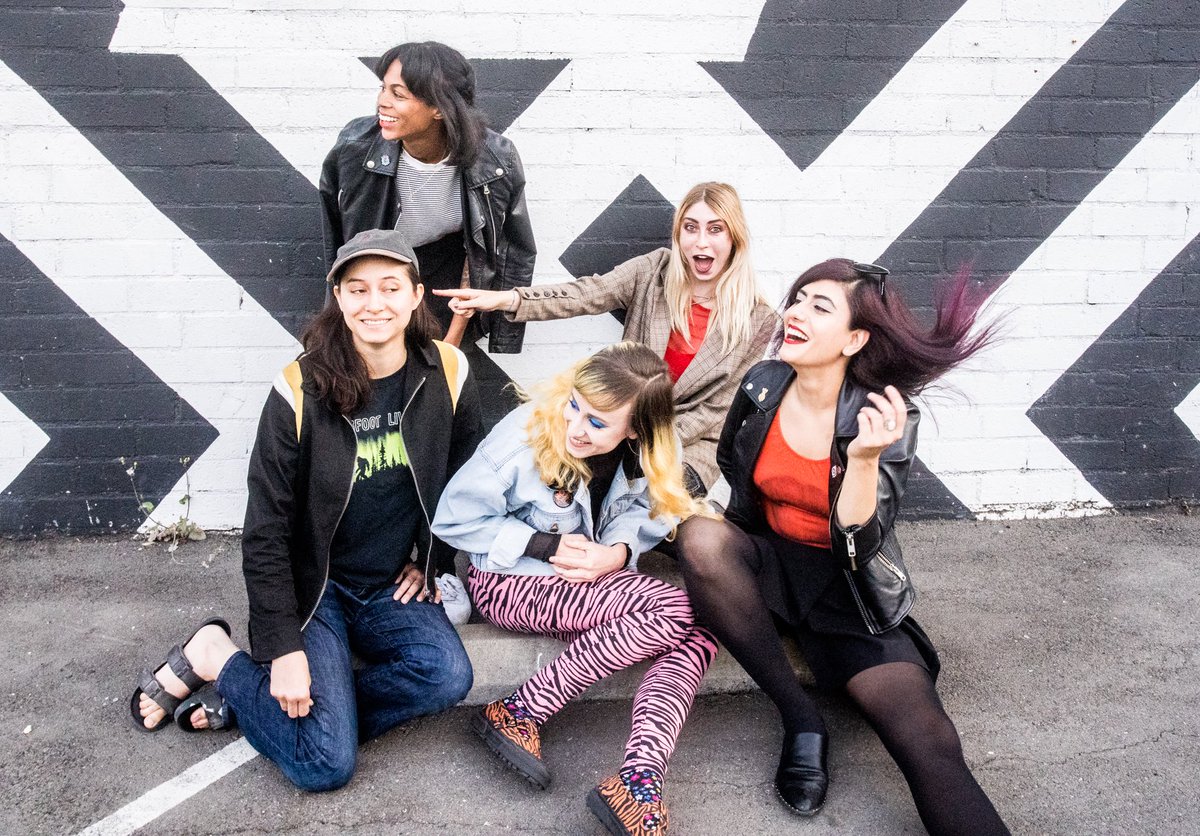 taleenkali's tweet photo. 🌷Happy hump day the name of this supergroup is COME SEE US PLAY THIS SATURDAY AT THE @DUMDUMZINE PARTY @ @theechola! Bring a zine to trade/donate to @lalgbtcenter, readers start at 5:30pm bands on at 6pm! xx, @taleenkali @pottymouthworld #spacekelly ready to #GetDuM✖️📰✖️ https://t.co/fntOfTMeUe