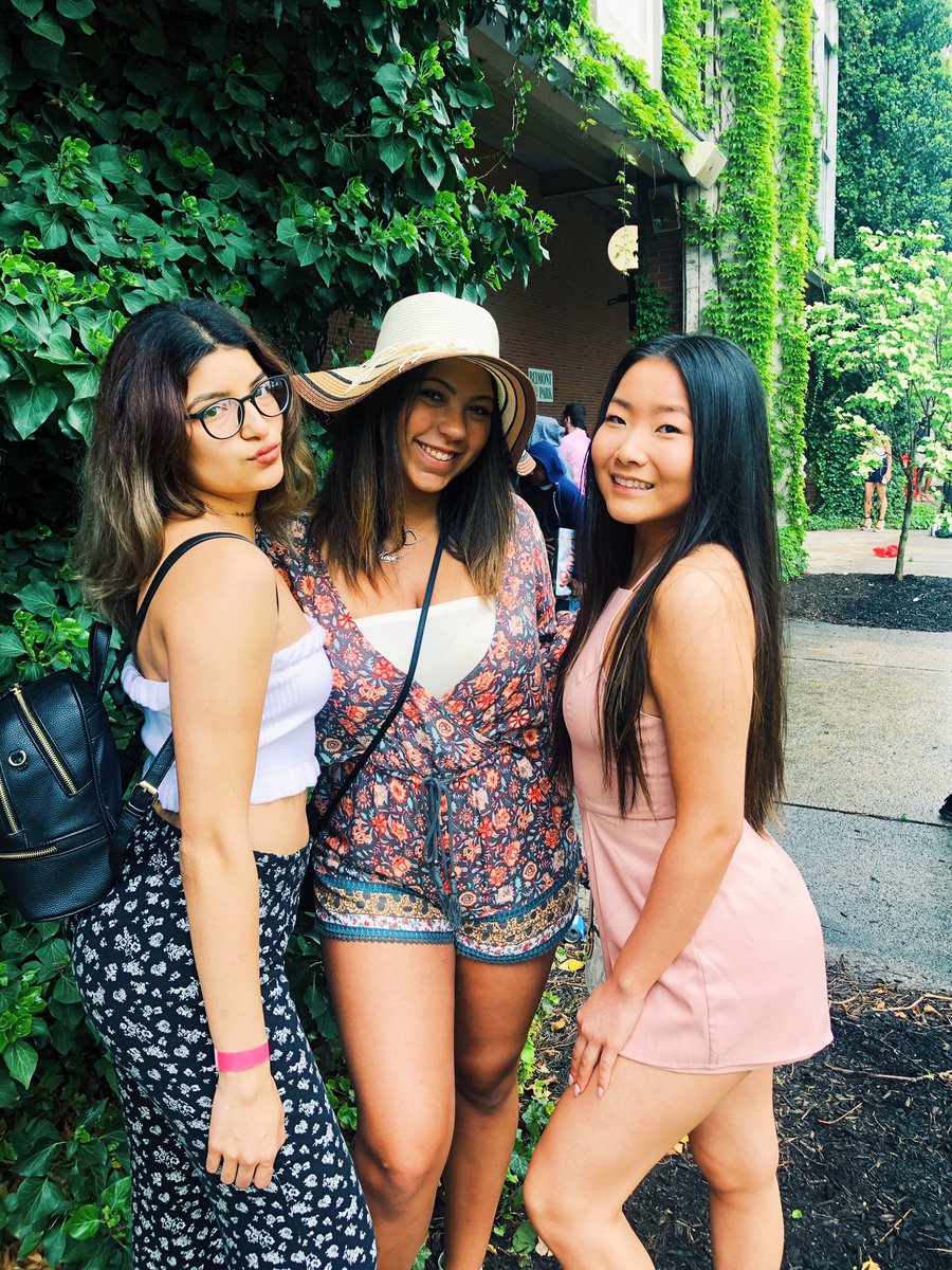alphasigsju's tweet photo. Let’s start off the summer right with our sisters by our side! ☀️🐬 https://t.co/YnwpV4fhWt