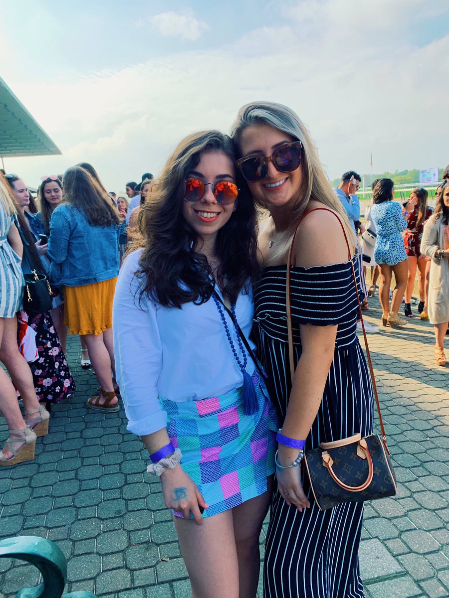 alphasigsju's tweet photo. Let’s start off the summer right with our sisters by our side! ☀️🐬 https://t.co/YnwpV4fhWt