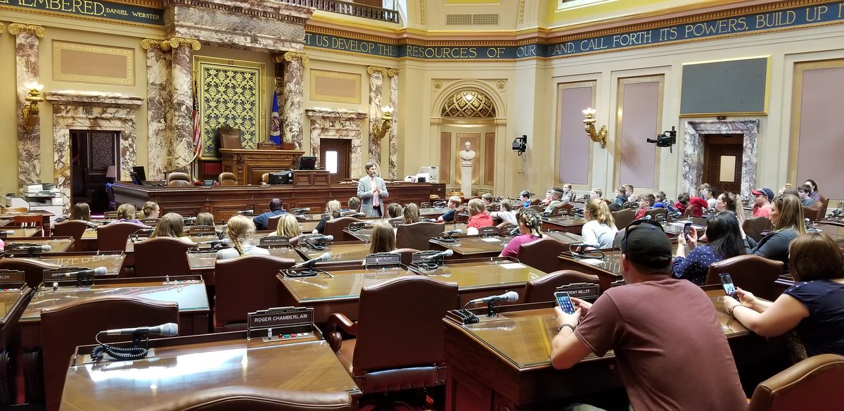 Jordanj6thgrade's tweet photo. 6th grade trip today-Senator Eken took extra time today to show us the Senate! So cool for these kids for get an up close look at this room! Representative Paul Marquardt hung out for a while too! @ABCactivities https://t.co/xezU2a1rIt