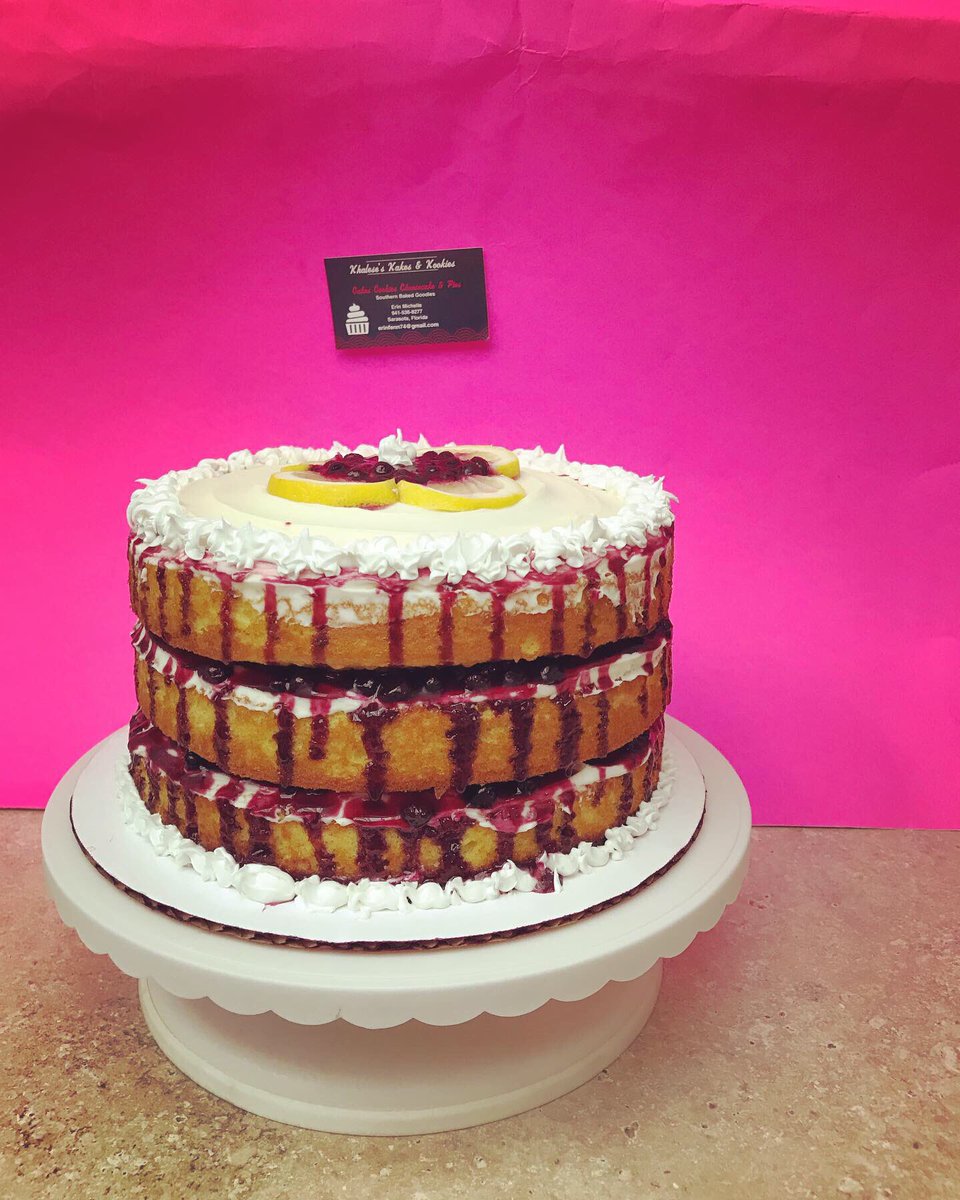 MichelleFenn8's tweet photo. Naked lemon blueberry cake with homemade blueberry compote and buttercream icing #khaleseskakesandkookies https://t.co/hPvAAFKyWo
