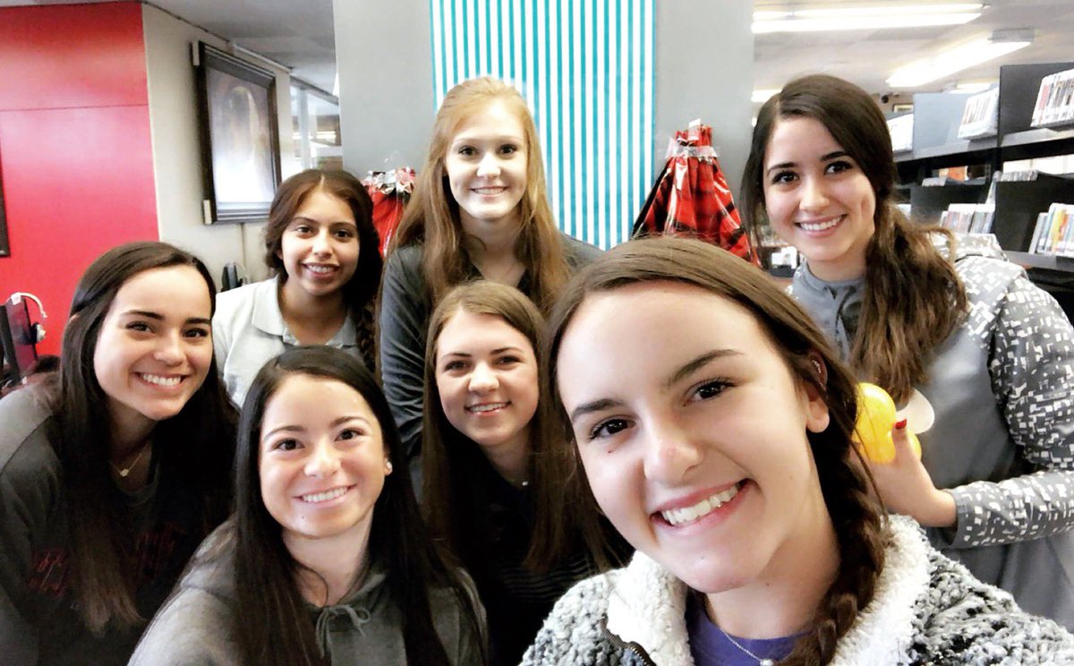 leoclub_dhs's tweet photo. We had so much fun helping out at the library carnival last week! Thanks for inviting us to be apart of it! https://t.co/27ZAUVk15n
