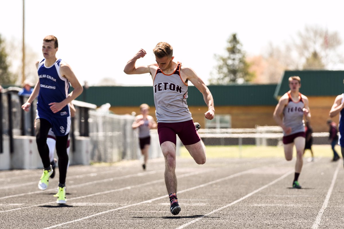 jerrytheplatipy's tweet photo. Extremely excited to say that I have committed to run and further my education at Northwest Nazarene University! Go Nighthawks! @nwnazarene @NNUSports https://t.co/Yj8Abwtnn4