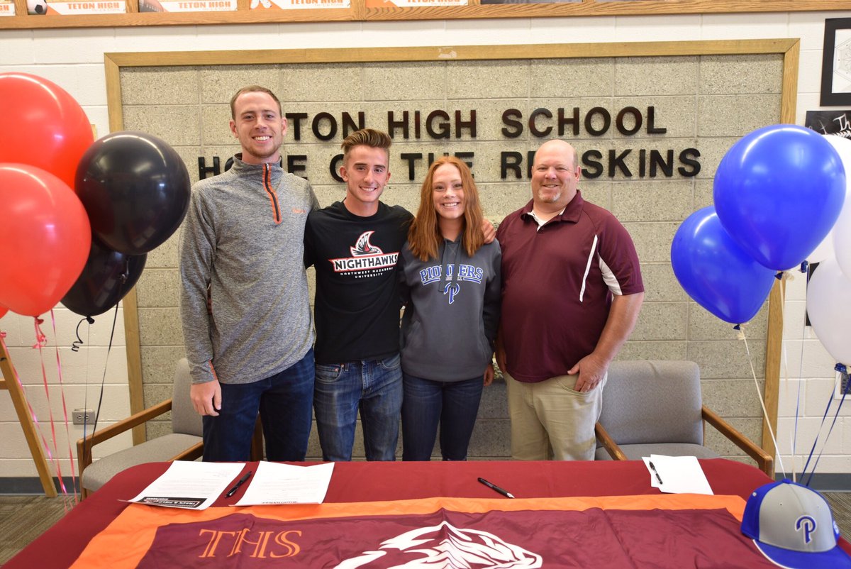 jerrytheplatipy's tweet photo. Extremely excited to say that I have committed to run and further my education at Northwest Nazarene University! Go Nighthawks! @nwnazarene @NNUSports https://t.co/Yj8Abwtnn4