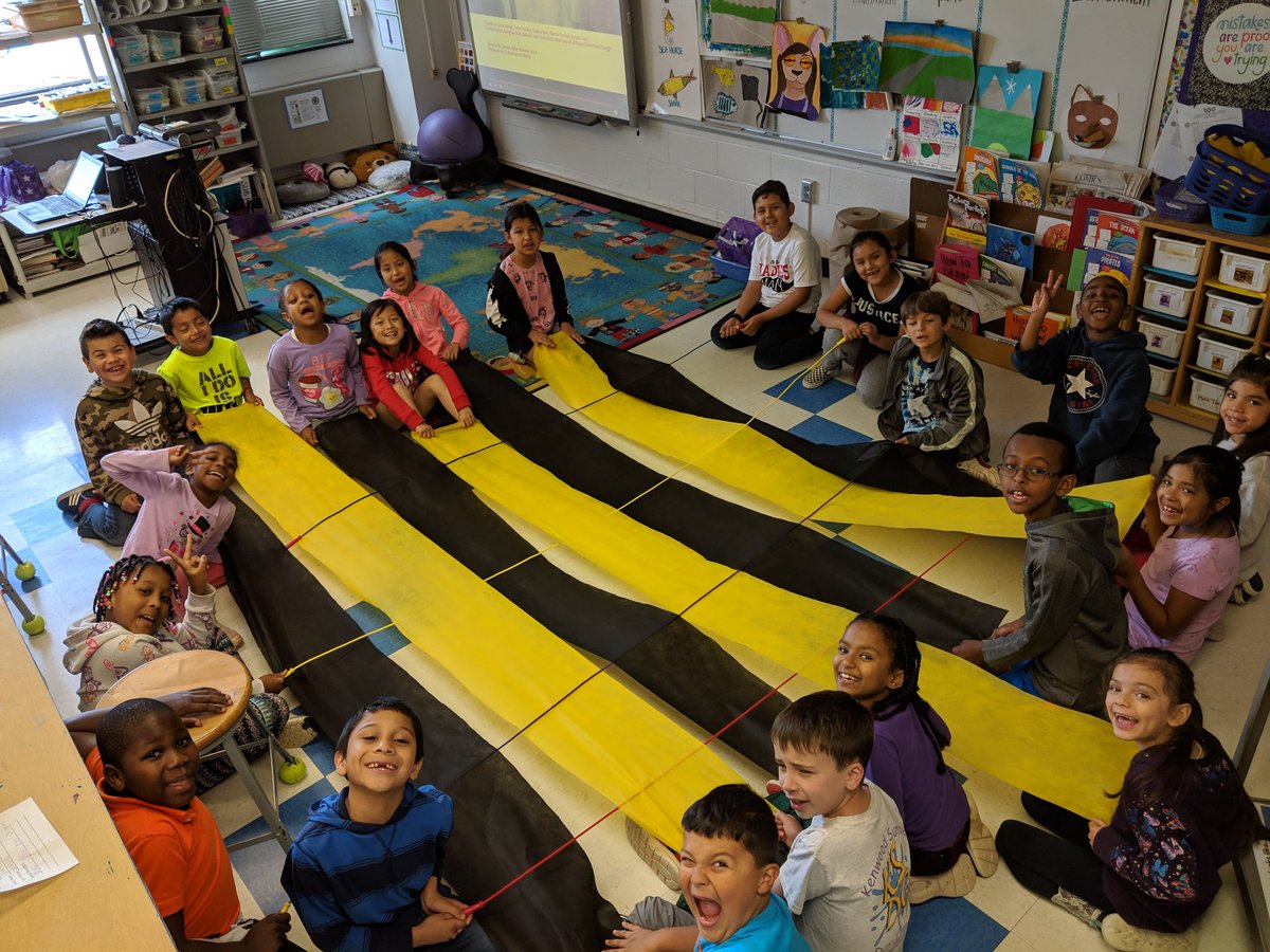 MrsPehlArt's tweet photo. 2nd grade SS practiced their weaving skills by making a giant weaving together! Jump ropes for the warp and fabric for the weft! These Ss were greatest communicators and collaborators while they created! #teamwork #cougarpride #weaving @The_Terrace_ES https://t.co/K1NRxXGjyc