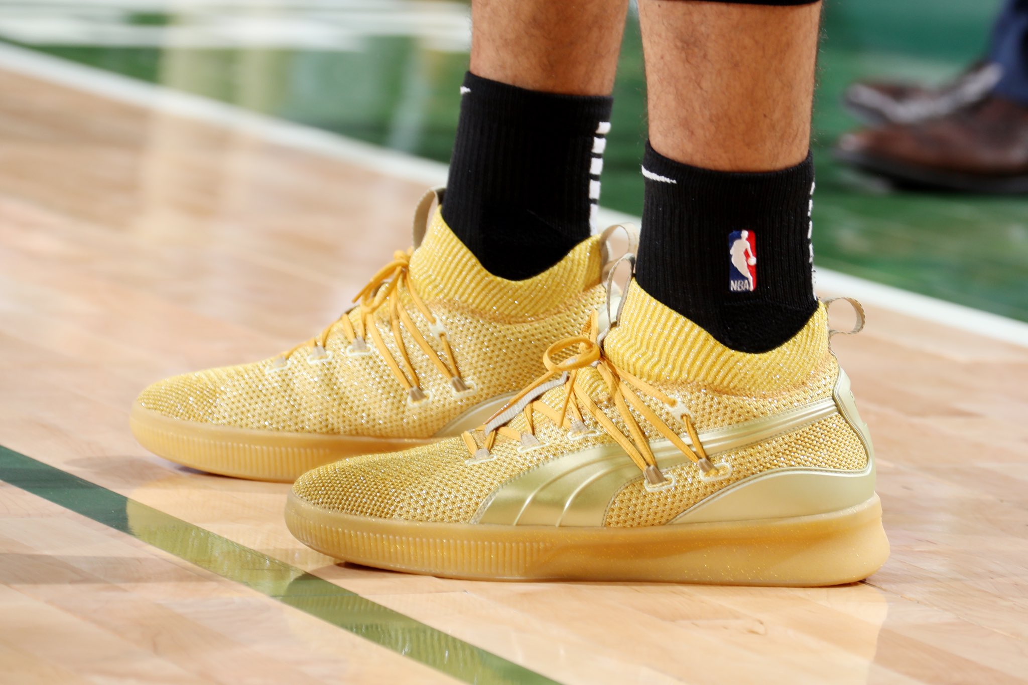 Puma clyde court clearance yellow