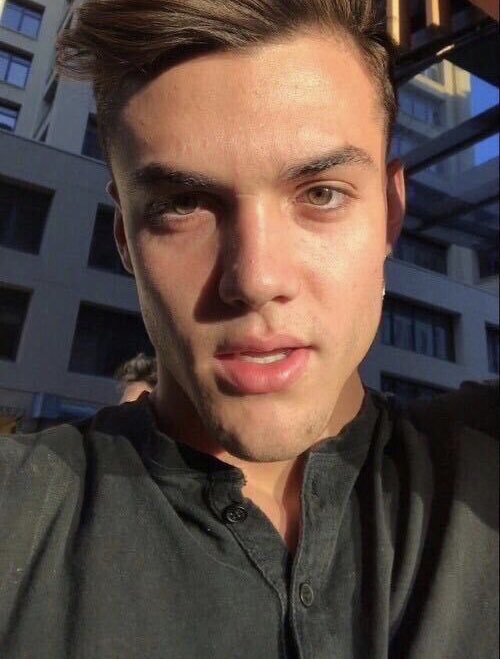 OVOGRAY's tweet image. Grayson is someone’s soulmate. She’s gonna be able to enjoy him for the rest of her life, wow.