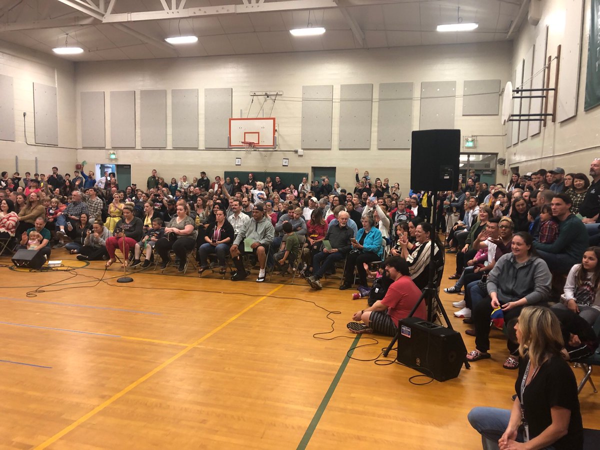 HoughElementar1's tweet photo. Shout out to our k/1st grade students, Mrs. Young, Mr. Thompson and Ms Mollahan who last night, pulled off one of the best concerts at this age level, I’ve seen. EVER! Standing room only even though exact same time as Trailblazer game 1. #houghlearning @HoughElementary https://t.co/SZTejbzcGZ