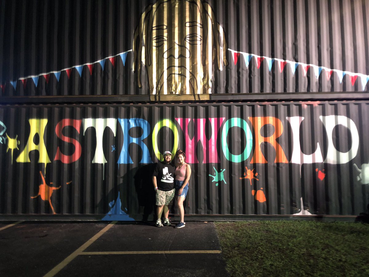 BIGAYEEE's tweet photo. Year 2 with My Love/Bestie π #RollingLoudV https://t.co/mFCA5YIOQg