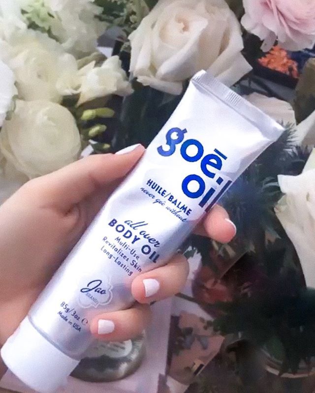 Repost from @itsjennarennert // As a Beauty Editor <a href="/voguemagazine/">Vogue Magazine</a> we're sure Jenna comes across all sorts of beauty products, so you can only imagine how excited we were when she posted about our #GoeOil ‼️ I guess this means that we're unofficially #Vog… bit.ly/30orbZS