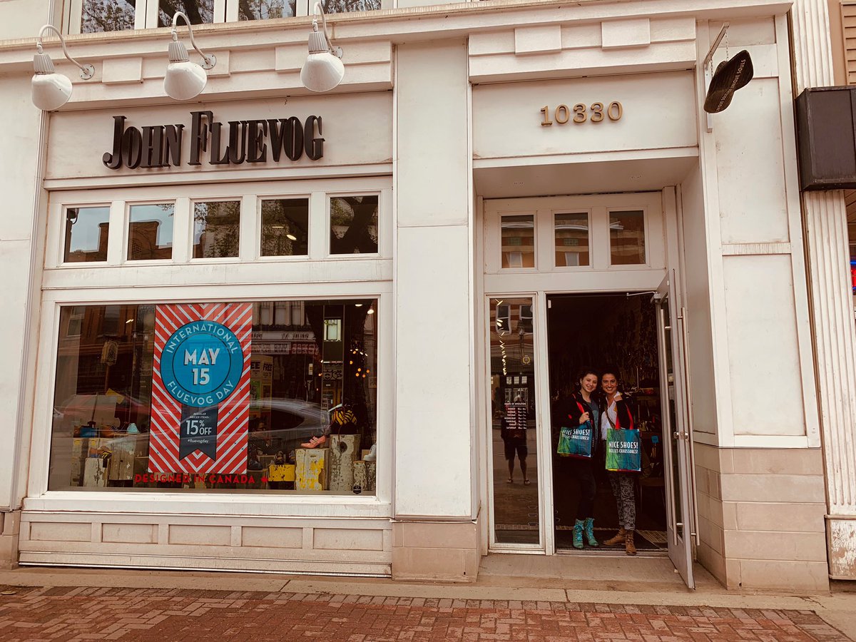 YEGCCL's tweet image. Early Christmas Shopping??? #skipschool #skipwork #fluevogday #yegfluevoggers #ultimateshoes