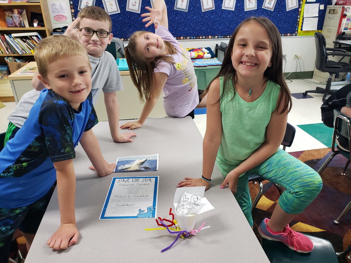 Mrs_Corlette's tweet photo. We had Field Day today and went to the STEAM lab! @EdgewoodPrimary https://t.co/IMgEl6JeGz