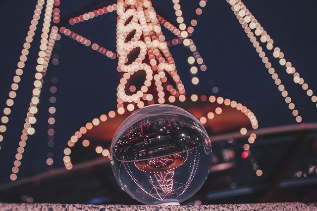 Golden Zephyr.
•
•
•
#bokeh #bokehphotography #bokehlicious #bokehlights #lights #lensball #lensballphotography #ig_cryztalball #lensballproject #lensballph #goldenzephyr #disneycaliforniaadventure #dca #disneylife #disneyphotography bit.ly/2VCGG1s