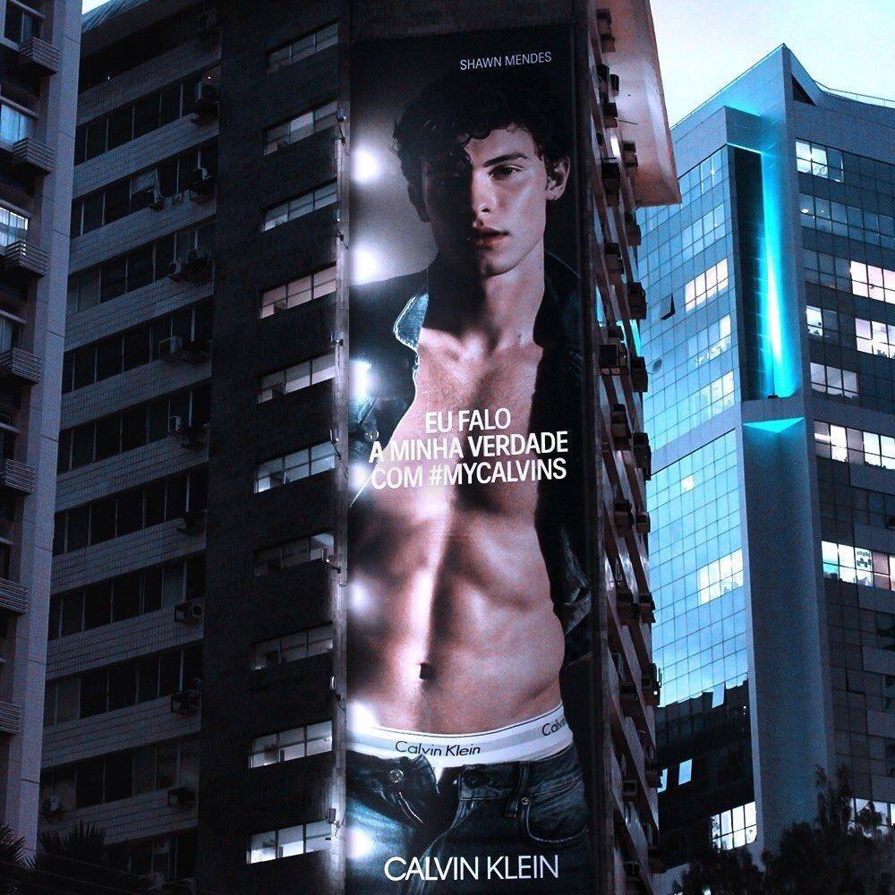 PortalSMBRA's tweet photo. Shawn Mendes em outdoor de divulgação da campanha "My Truth" Primavera / Verão 19 da Calvin Klein em Recife, Brasil. #MYTRUTH #MYCALVINS https://t.co/59digBU3R1