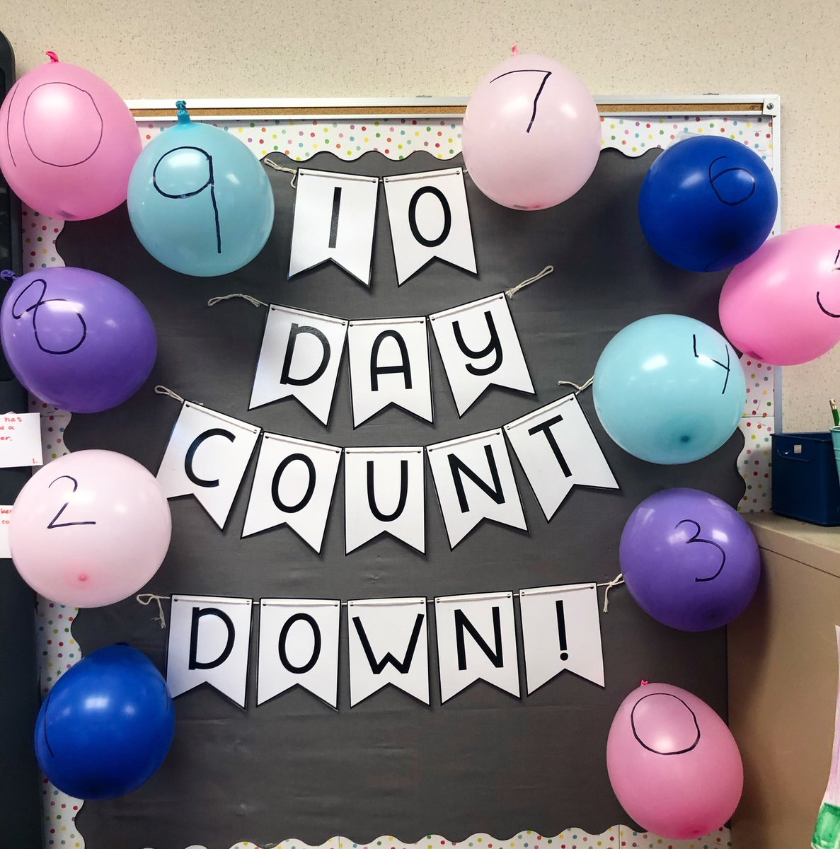 learners_happy's tweet photo. I cannot believe the 10 day countdown has arrived! What a bittersweet feeling!! Each balloon has a note with a fun activity for the day! Today we tie dyed t-shirts! 👕 🎨 😀 Stay tuned for more fun in 1st grade!! https://t.co/GN6uAA7S0l