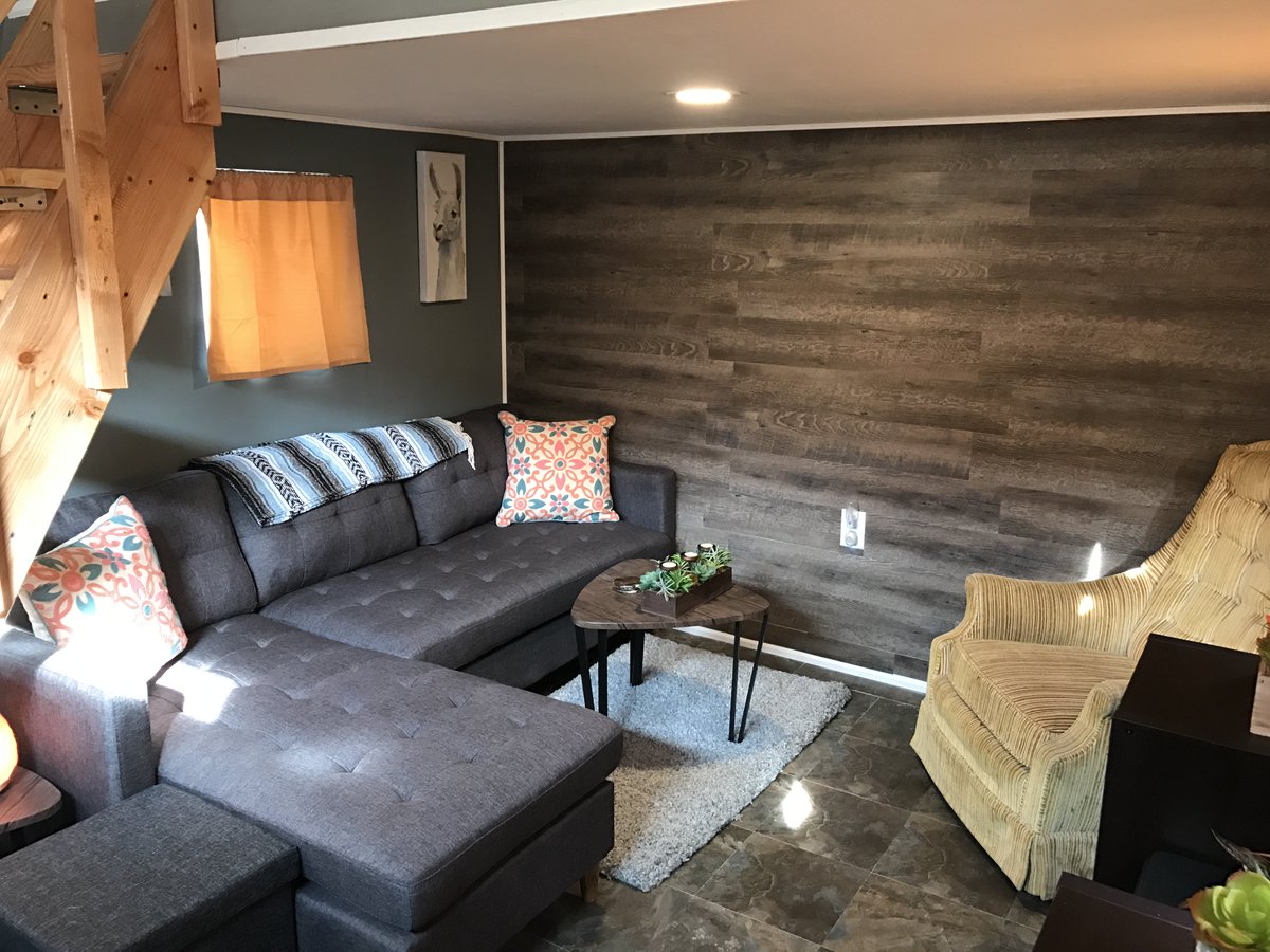 tuffshed's tweet photo. Could you use some extra space for guests? Ryan turned his new shed into a cozy guest room, with plenty of room to host friends or a backyard party. https://t.co/am5BRhp8Xf