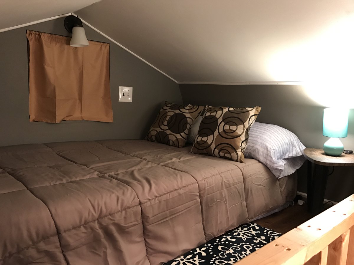 tuffshed's tweet photo. Could you use some extra space for guests? Ryan turned his new shed into a cozy guest room, with plenty of room to host friends or a backyard party. https://t.co/am5BRhp8Xf