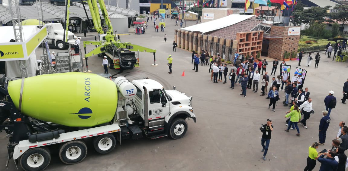 Cementos_Argos's tweet image. Gracias a todos los que nos acompañaron hoy en el segundo día de #ExpoconstrucciónConArgos. ¡Nos vemos mañana para seguir aprendiendo con más especialistas y demostraciones! 👌👏