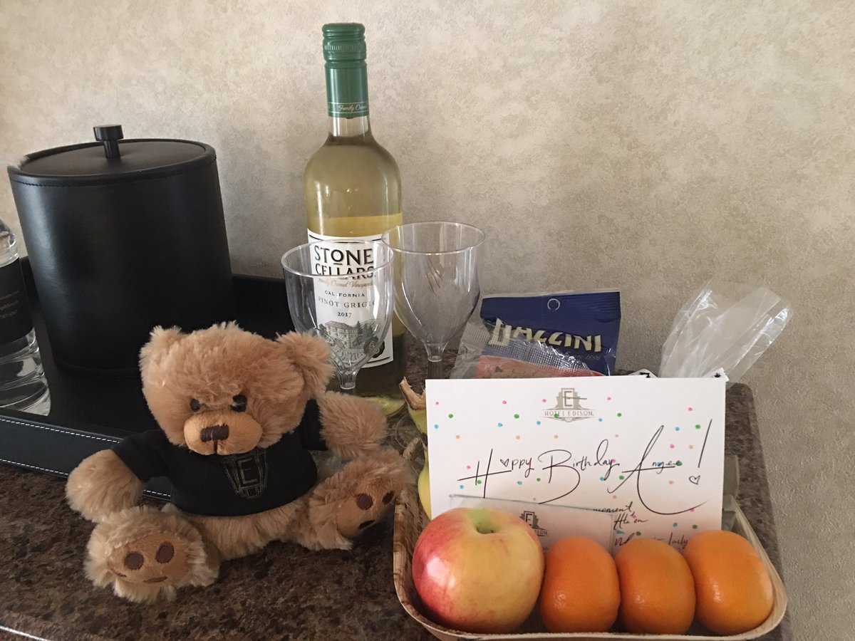 Angee McKee tweet media