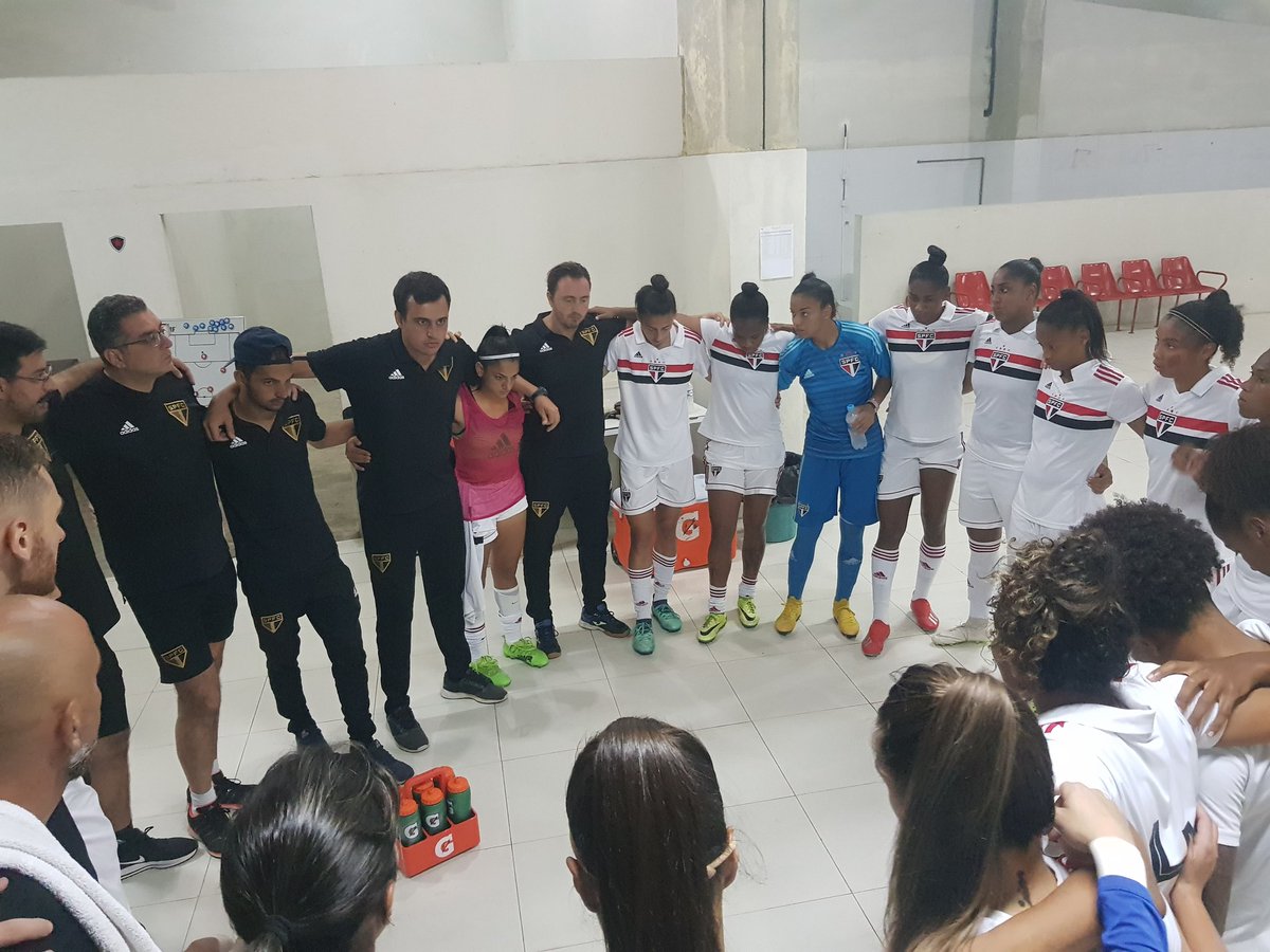 SaoPauloFC's tweet photo. BR FEMININO A2: As meninas contam com a torcida da @embaixadapb hoje no Almeidão. Já já a bola rola pelas oitavas de final #VamosSãoPaulo 🇾🇪 https://t.co/mCIrrE1axw