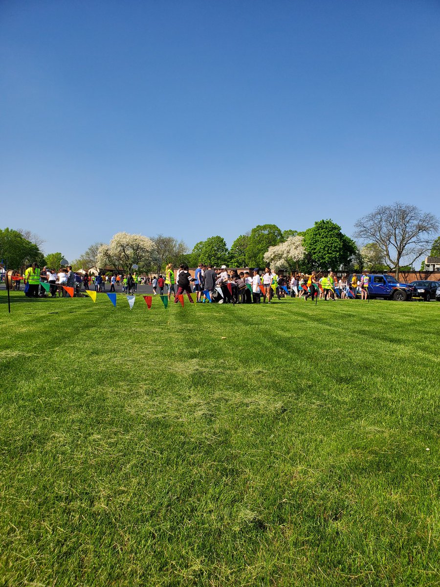 I'm so proud of our 95 Jackson/Jefferson 7th graders and their amazing work at STEM Day today! The over 400 5th graders had a blast! #d45learn4life <a href="/D45Schools/">School District 45</a> <a href="/D45Jackson/">Jackson Middle School</a> <a href="/D45Jefferson/">Jefferson Middle Sch</a>