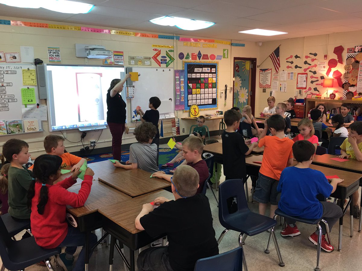 JulieEisenhaue4's tweet image. Origami presentation by Miss Helene from @Mathnasium - thank you! Students loved learning about and creating origami