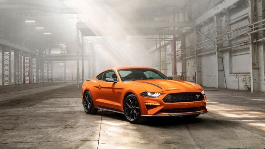 am_ford's tweet photo. Strengthening Ford’s performance for 2020 - just in time for the pony car’s 55th anniversary - the new 2.3L High Performance Package for the entry-level Mustang EcoBoost® creates the most powerful four-cylinder sports car offered by an American automaker! 
https://t.co/4agHdW3qm9 https://t.co/qqYD4U8aj5