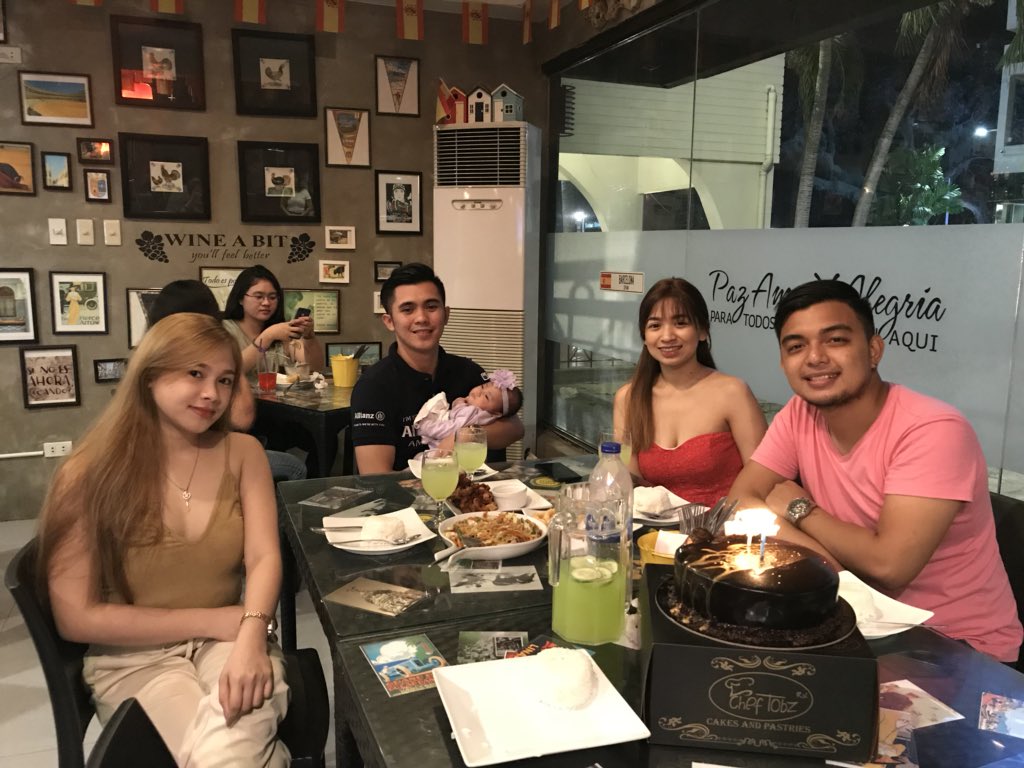 lesliedenney's tweet photo. @matthew_teves Wala ka ni reply gabie, may pabirthday si madam. https://t.co/t5TLOC3q8z
