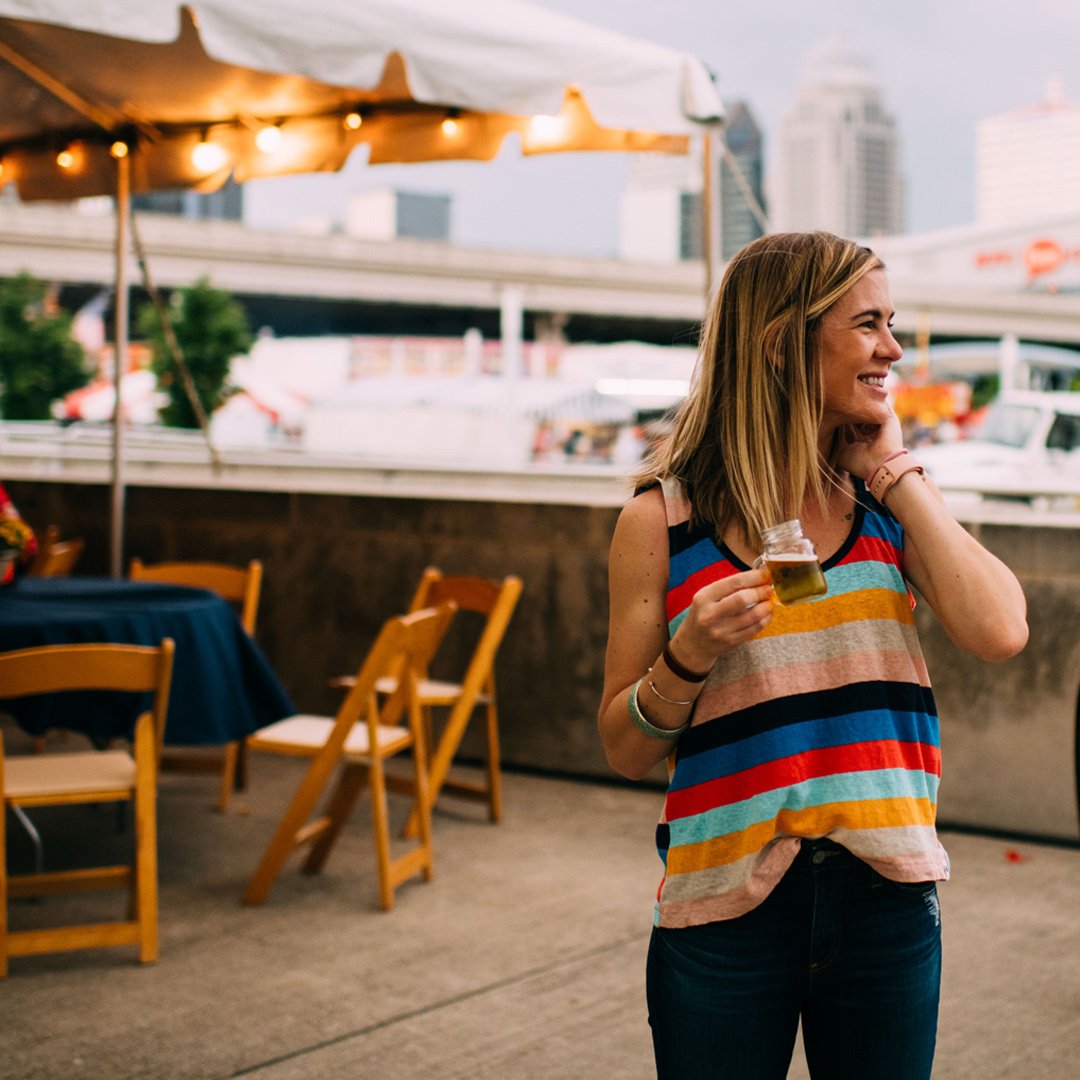 Feeling all the summer vibes in our fun @splendidla tank (and the rooftop doesn’t hurt, either!) 📸@ashley_glass Shop now: v.evereve.com/2WLjA5l