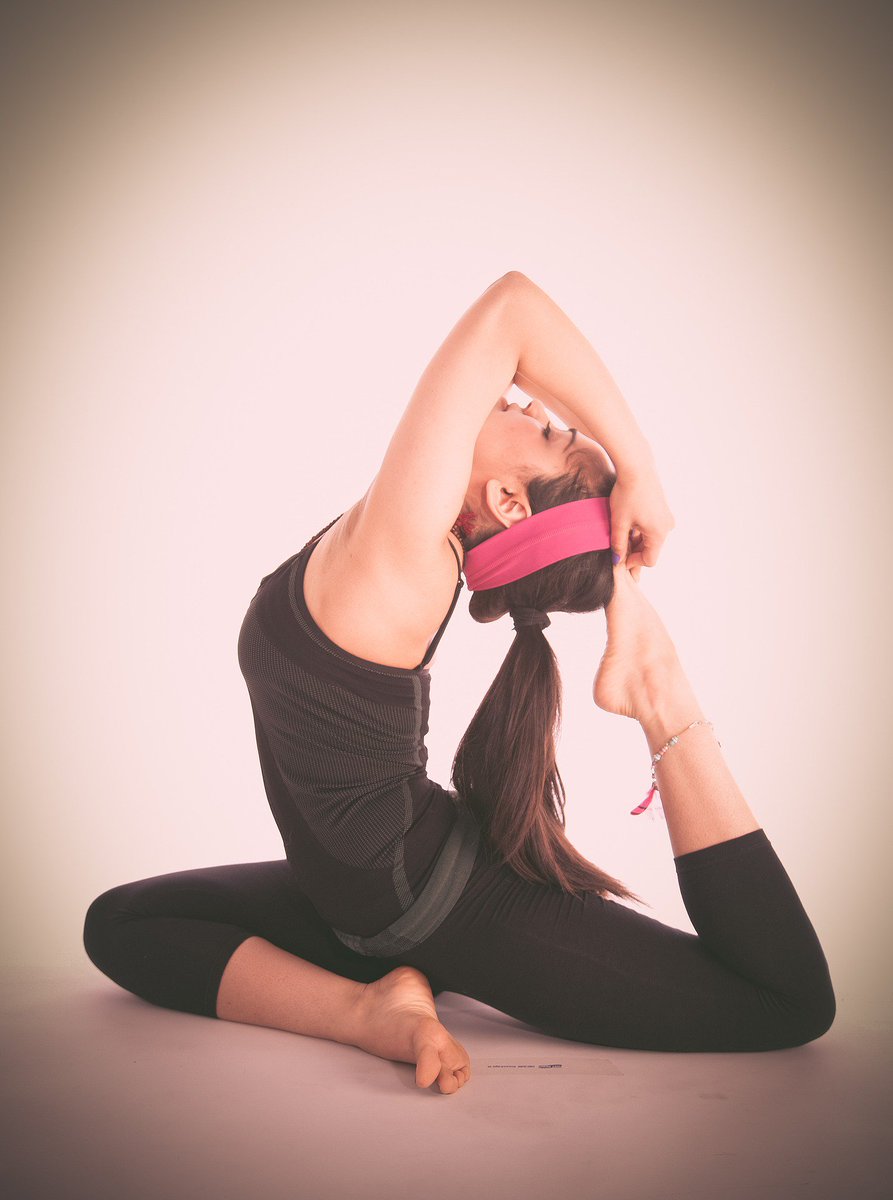 YoguiMariaM's tweet photo. #Yoga para ganar #fuerza y #resistencia, cada dia.
#yogagirls #yogaddict #yogaenespañol #yogaespaña #yogaposes #posturasdeyoga #postura #posturas #posturasyoga #yogagirl #yogainspiration #fitness #yogateachers #profedeyoga #yogainstructor #profesoradeyoga https://t.co/EPE6uMuTQn