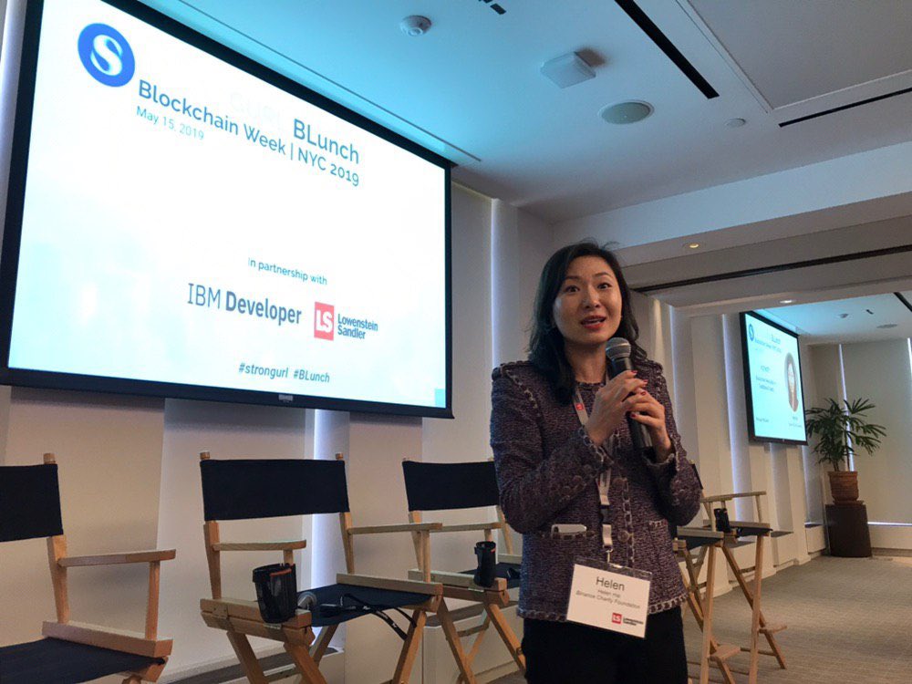 BinanceBCF's tweet image. .@HelenHaiyu keynoted at #Strongurl #BLunch, @jamiestrongurl sharing how blockchain can bring revolution to charity and how to make crypto accessible to the #bottombillion
