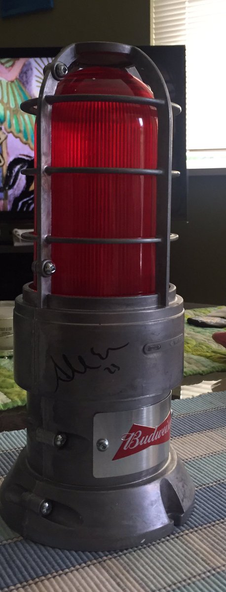 scrappyblue's tweet photo. My @BudweiserCanada #budredlight that I won in April finally arrived! Signed by @Canucks Alex Edler! #budfirstgoal #alexedler #canucks https://t.co/bb4hTWxQ6x