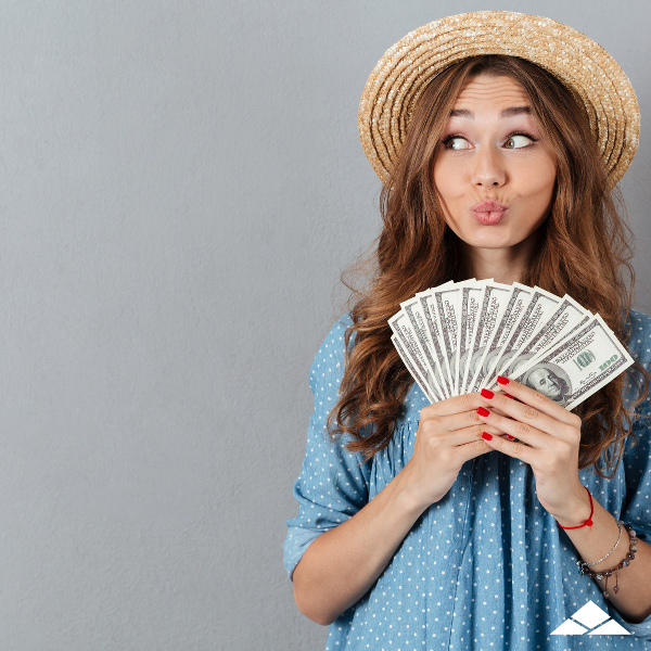 EnclaveLiving's tweet photo. Looking for roommates for next fall? Help yourself out &amp; refer a friend to receive $500! This special only lasts through Sunday so hurry in! #Enclave #GiftCard #OGofSIUE #HelpAFriendOut #Enclave https://t.co/rnLfxddx13