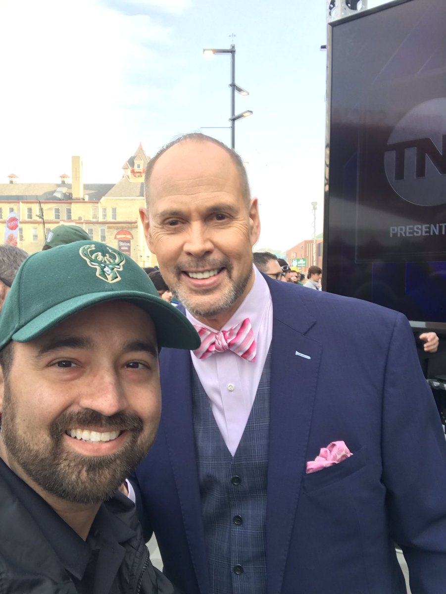 TheRealPalmers's tweet photo. @TurnerSportsEJ stop in for dinner with the guys tomorrow! We’d love to serve you and show you the Wisconsin steak scene! #TNT #TNTsports https://t.co/iStJe3HjTw
