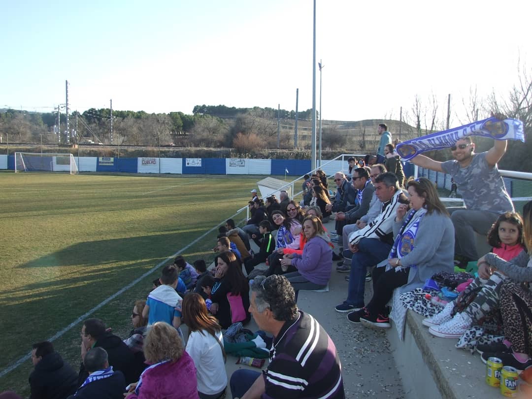 La tribuna de El Vivero, el estadio del Alhama (Foto: UDAlhama).