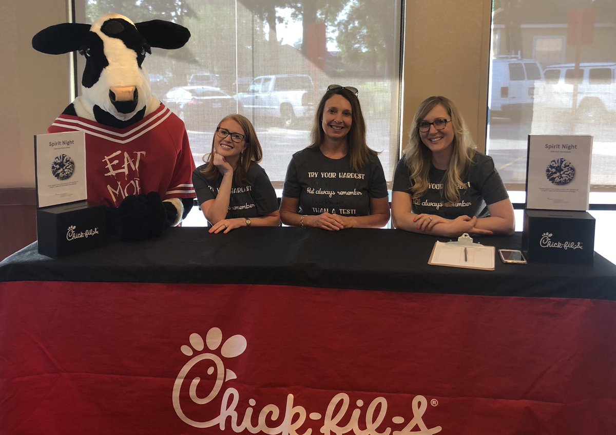 MrsDildy's tweet photo. Chick-fil-a Spirit Night! It’s always fun to see students and their families outside the walls of school. #TISDOIS #relentlesslearningforall https://t.co/eyjdapEYgt