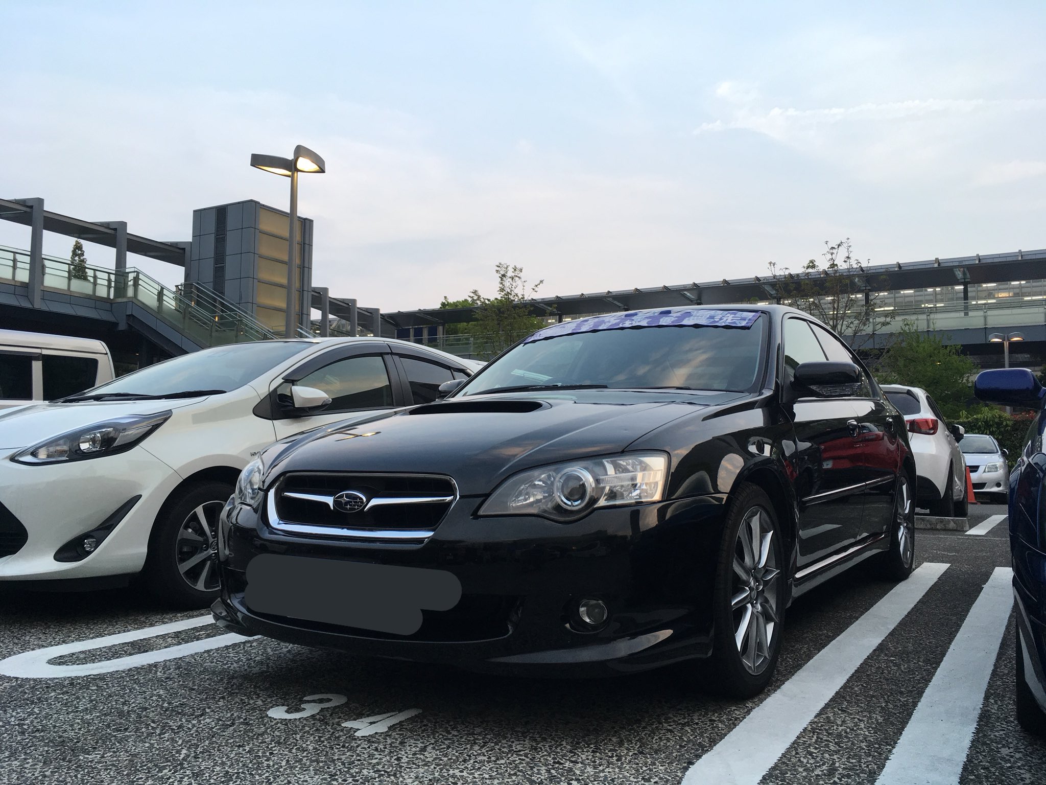 あずさわp 今後未定 Bl5レガシィb4 今乗ってる車 3ナンバーだけど視界が広くて運転しやすい 低速トルクの細さがややネックだけどパワフルなエンジンで流れに乗りやすいし 中も広いから家族で乗るにも便利 安いから入門用にもオススメ いいねの数だけ