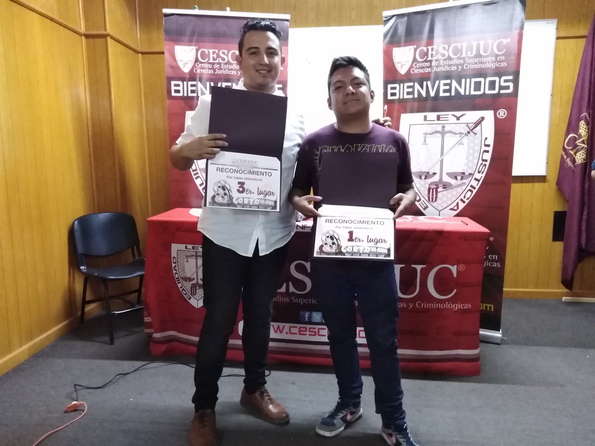CerrillosHector's tweet photo. Quien dijo que no podíamos... A base de nuestros esfuerzos y conocimientos lo logramos gracias #ComunidadCESCIJUC gracias @CDMXOR por ese reconocimiento... #OrgulloCescijuc https://t.co/9Fxcd0rmxp