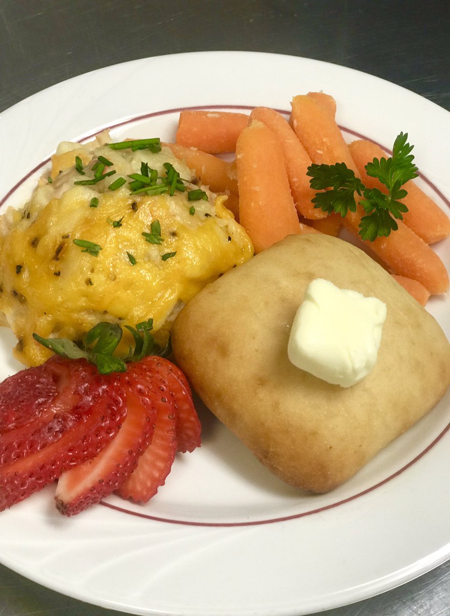 RiverTerraceHC's tweet photo. Our newest chef has taken on a role this week. Stefie Jo prepared her first plate for the residents! #TrilogyLiving #itsnotworkwhenyoulovewhatyoudo #teamriverterrace #servantsheart https://t.co/m8hrZC3PZu
