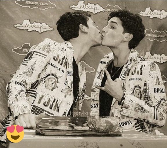 ArisTemo_vzla's tweet photo. Ojalá fuera real y no un edit 😪
@los_aristemos
@mailomarcos
@JoaquinBondoni
#Aristemo
#FandomAristemo
EMILIO EN MIXUP https://t.co/HdFV8oPXZ7