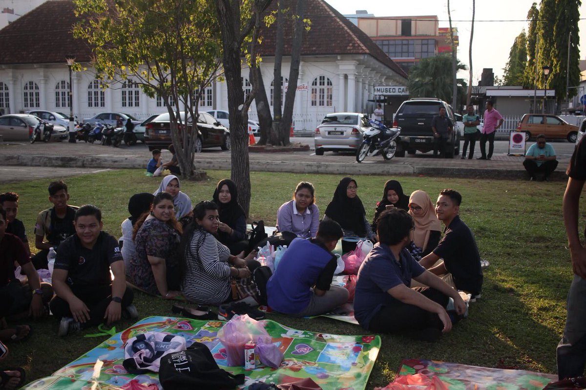 Twt_Widad's tweet photo. Sambutan Majlis Widad Iftar 2019 yang telah berlangsung di Padang Mpk 1 pada 15 Mei 2019.
#RamadhanAlMubarak
#WidadUniversityCollege https://t.co/T1tRTtZip6